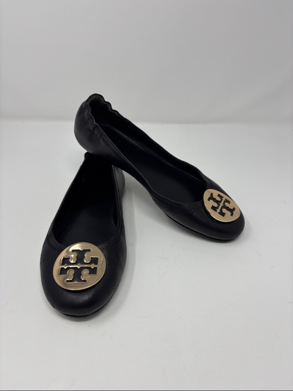 Tory Burch Black Leather Logo Round-Toe Flats with Gold Medallion 8M 8 M